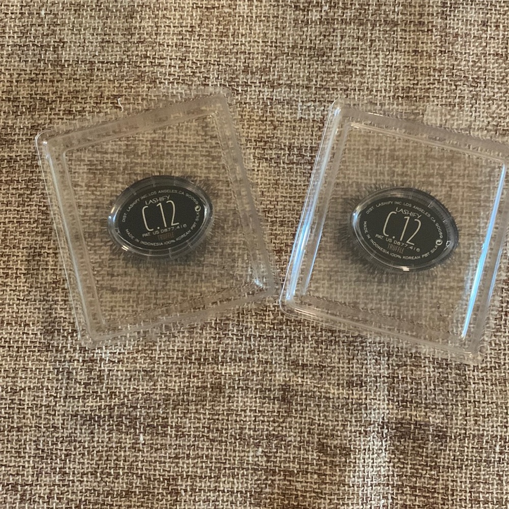 LASHIFY Lashes C12 Truffle (not in original package, but brand new)